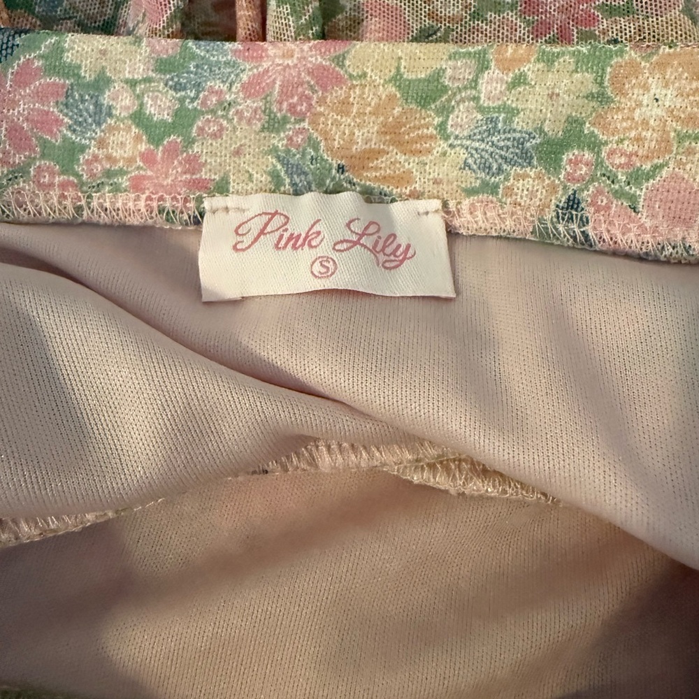 Pink Lily Sheet Tiered Floral Skort/Skirt - Picture 2 of 2